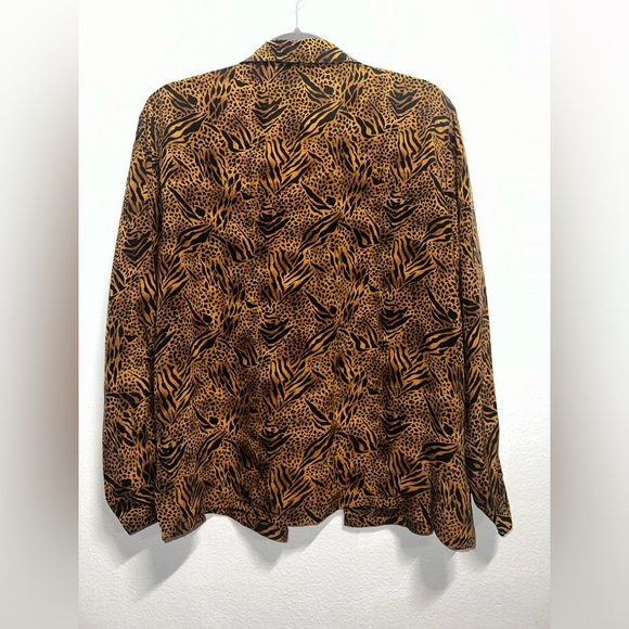 Petite Sophisticate 100% silk leopard animal print long sleeve Size Large - Picture 6 of 9